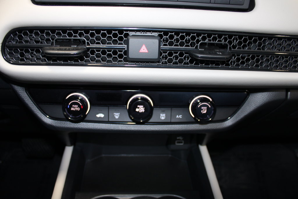 Used 2024 Honda HR-V LX image 15
