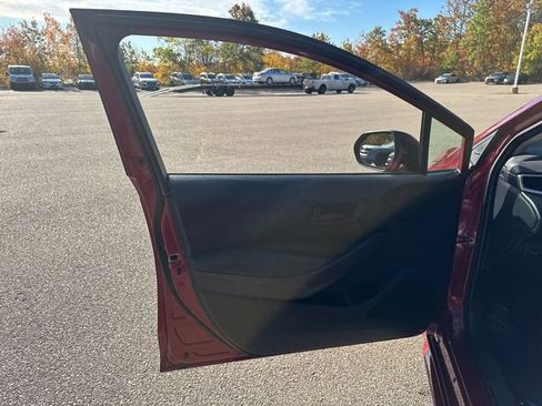 Certified 2024 Toyota Corolla LE image 28