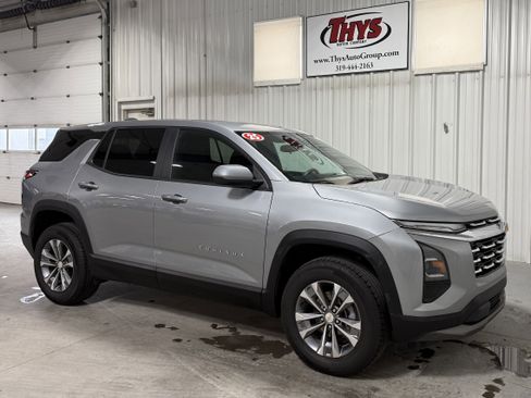 Used 2025 Chevrolet Equinox LT image 1