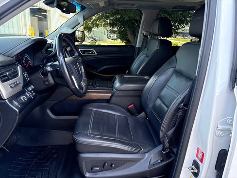 Used 2019 GMC Yukon XL Denali w/ Open Road Package AWD/4WD image 12