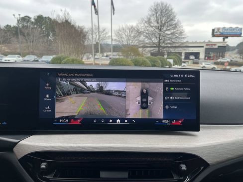 Certified 2025 BMW 330i Sedan image 24