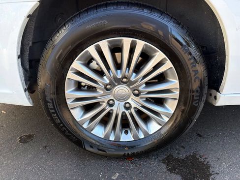 Used 2015 Chrysler Town & Country Touring-L w/ Driver Convenience Group FWD image 6