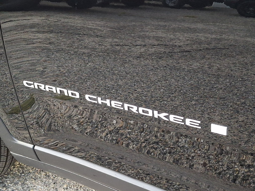 Used 2026 Jeep Grand Cherokee Limited AWD/4WD image 34