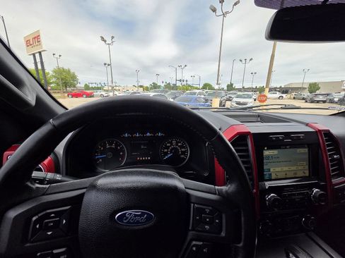 Used 2017 Ford F150 XLT w/ Equipment Group 302A Luxury AWD/4WD image 31