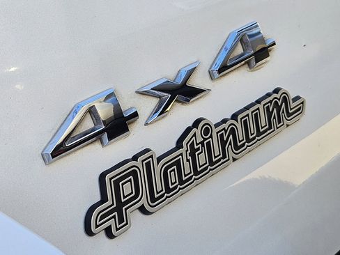 Used 2021 Jeep Grand Cherokee Overland image 15