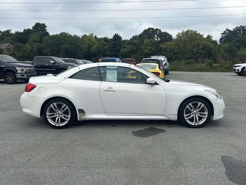 Used 2009 INFINITI G37 Convertible w/ Premium Pkg RWD image 8