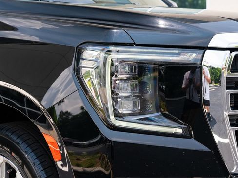 Used 2021 GMC Yukon SLT AWD/4WD image 8