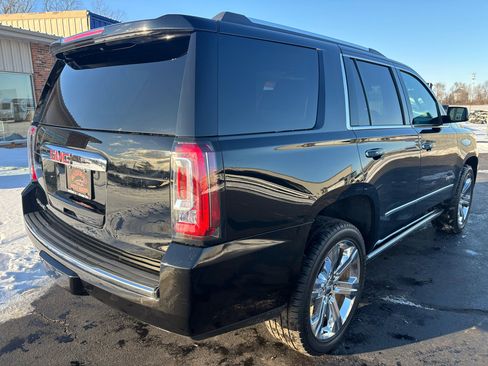 Used 2017 GMC Yukon Denali image 3