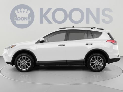 Used 2018 Toyota RAV4 XLE AWD/4WD image 2