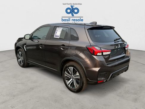 Used 2025 Mitsubishi Outlander Sport SE AWD/4WD image 3