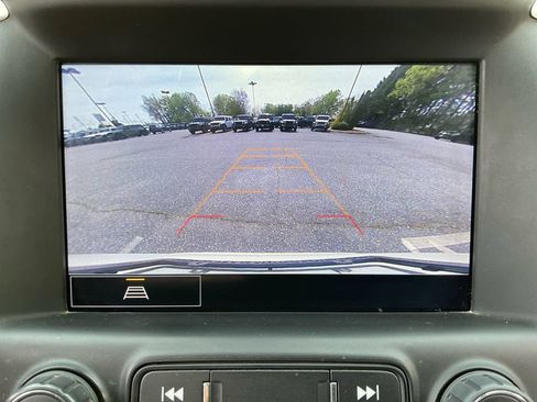 Used 2023 GMC Terrain SLE w/ Driver Convenience Package AWD/4WD image 21