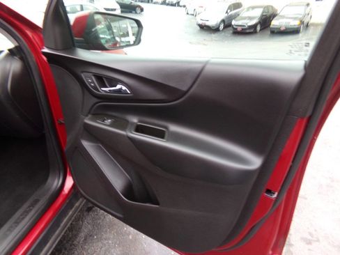 Used 2018 Chevrolet Equinox LT image 42