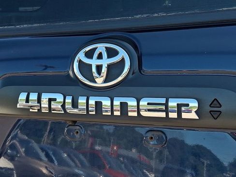 Used 2021 Toyota 4Runner TRD Off-Road Premium w/ Moonroof Package AWD/4WD image 35