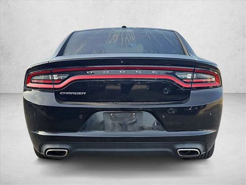 Used 2019 Dodge Charger SXT w/ Leather Interior Group image 6