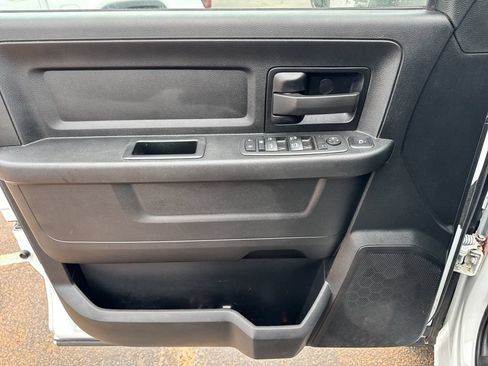 Used 2024 RAM 3500 Tradesman w/ Chrome Appearance Group AWD/4WD image 31