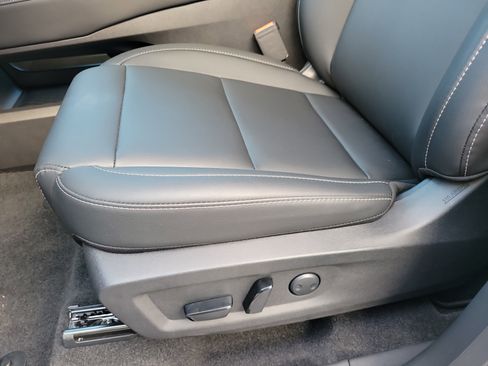 New 2025 Nissan Murano SV image 14