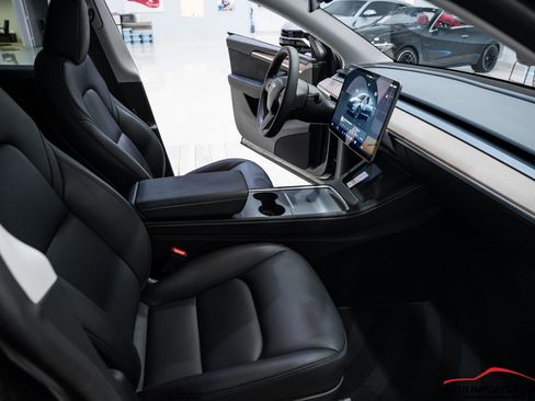 Used 2024 Tesla Model Y Long Range AWD/4WD image 42
