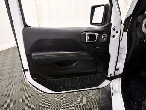 Used 2024 Jeep Wrangler Unlimited Sahara AWD/4WD image 13