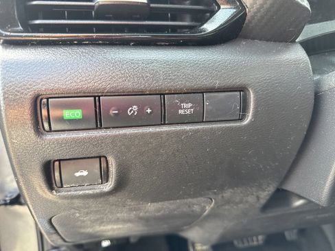 Used 2022 Nissan Sentra SV FWD image 12