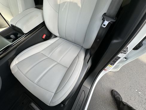 Used 2026 Land Rover Range Rover Evoque S AWD/4WD image 17