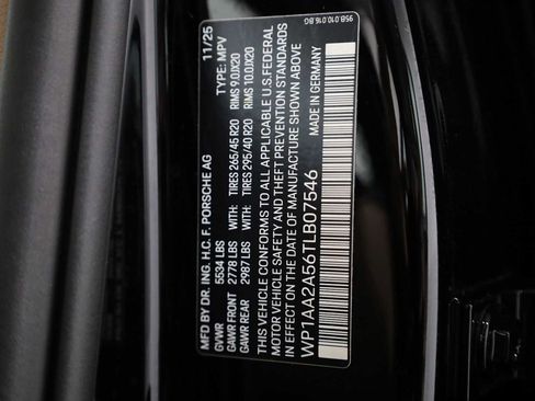 Certified 2026 Porsche Macan AWD/4WD image 44