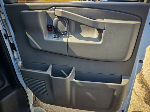 Used 2024 Chevrolet Express 2500 w/ Driver Convenience Package RWD image 28