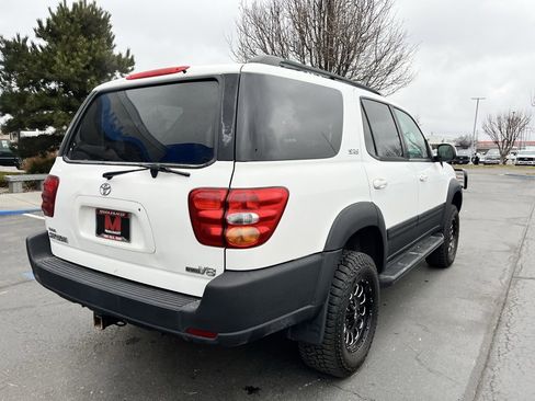 Used 2004 Toyota Sequoia SR5 image 3