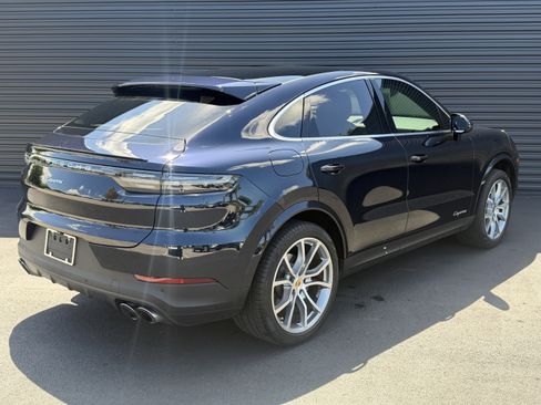 Used 2021 Porsche Cayenne Coupe AWD/4WD image 5