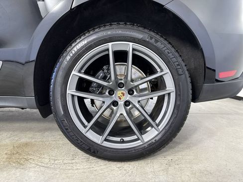Certified 2025 Porsche Macan Turbo AWD/4WD image 14