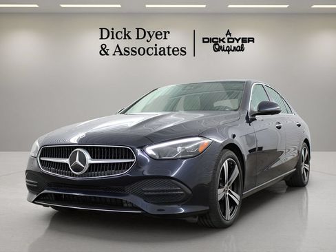 Used 2022 Mercedes-Benz C 300 Sedan image 4
