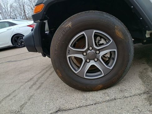 Used 2022 Jeep Wrangler Unlimited Sport image 8