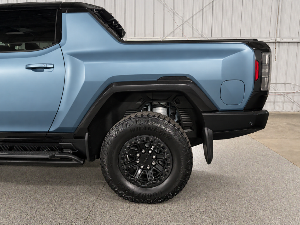 Used 2024 GMC Hummer EV 3X w/ Omega Edition AWD/4WD image 12