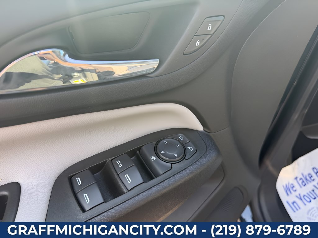 Used 2023 Chevrolet Equinox LT w/ Driver Convenience Package AWD/4WD image 10