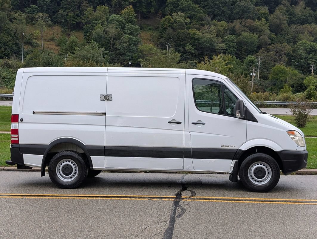 Used 2008 Dodge Sprinter 2500 RWD image 4