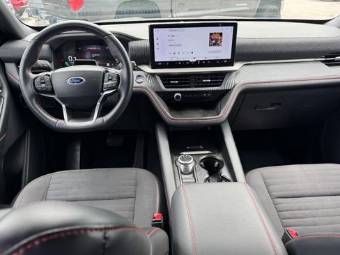 Used 2025 Ford Explorer ST-Line w/ ST-Line Street Pack AWD/4WD image 13