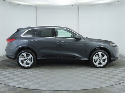 Certified 2025 Audi Q5 Premium Plus w/ Premium Plus image 5