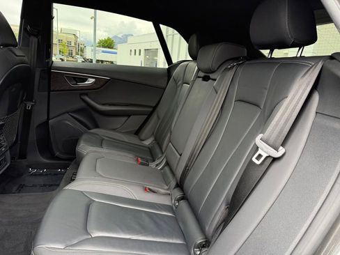 Used 2021 Audi Q8 Premium w/ Black Optic Package AWD/4WD image 17