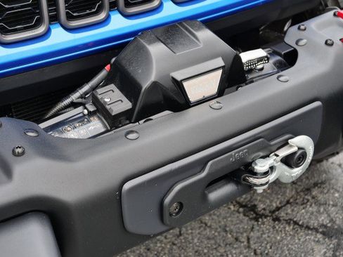 Used 2024 Jeep Wrangler Rubicon AWD/4WD image 7