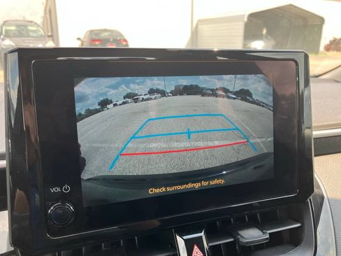 Used 2024 Toyota Corolla LE FWD image 9