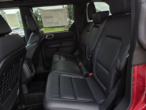 New 2025 Ford Bronco Badlands w/ Sasquatch Package AWD/4WD image 16