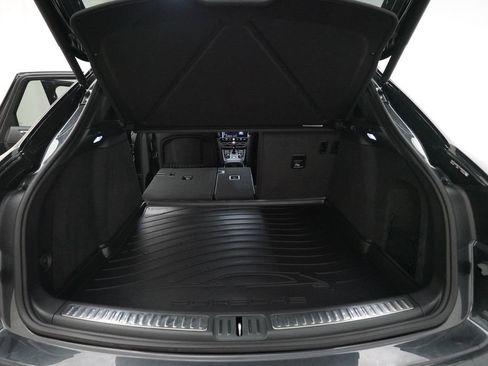 Certified 2026 Porsche Macan AWD/4WD image 10