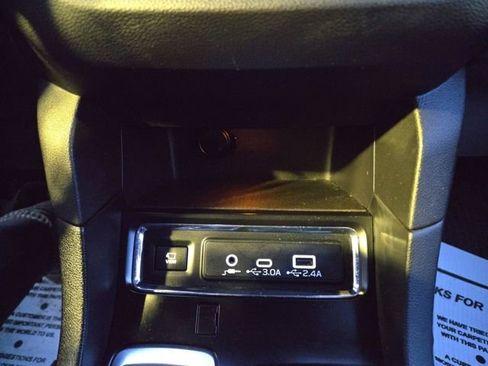 Used 2024 Subaru Ascent Limited w/ Technology Package image 30