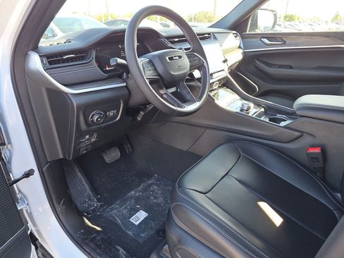 New 2026 Jeep Grand Cherokee Limited image 13