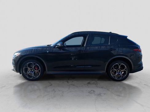 Used 2023 Alfa Romeo Stelvio Ti AWD/4WD image 3