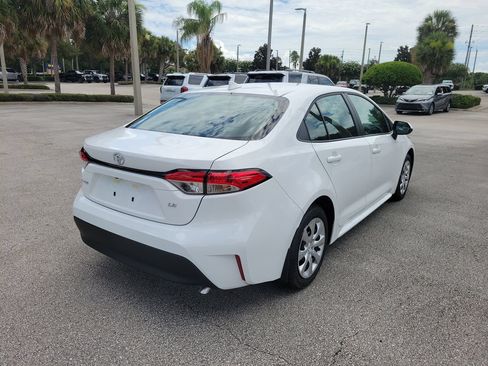 Used 2026 Toyota Corolla LE FWD image 3