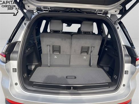 New 2025 Jeep Grand Cherokee L Limited image 31