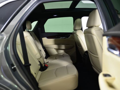 Used 2018 Cadillac XT5 Luxury w/ Driver Awareness Package image 21