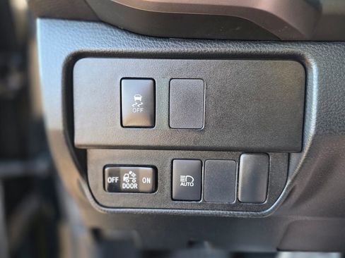 Used 2022 Toyota Tacoma SR5 w/ Technology Package image 33