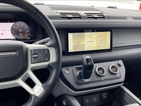 Used 2024 Land Rover Defender 110 S image 6