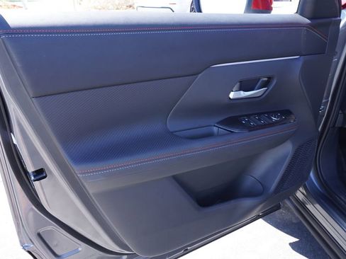 New 2026 Nissan Kicks SR image 14